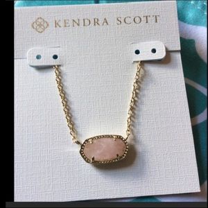 Elisa Pendant Necklace in Rose Quartz